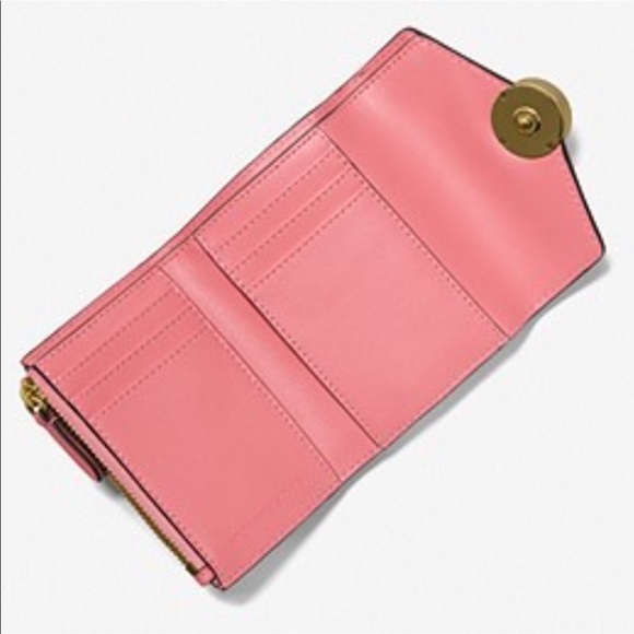 MICHAEL KORS
Carmen Medium Faux Leather Wallet GRAPEFRUIT COLOR - Picture 3 of 4